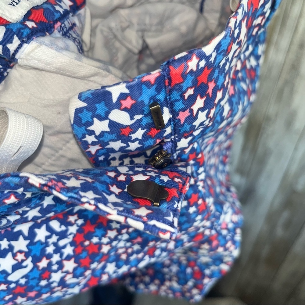 Vineyard Vines Kids Star Shorts - Picture 4 of 6